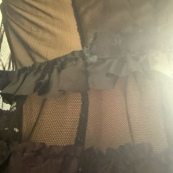 Anna Sui x Victoria Secret’s Black Lace Chemise with Sheer Ruffles - Picture 4 of 8